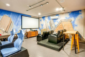12 Mi to Disney Davenport Gem with In-Home Theater!